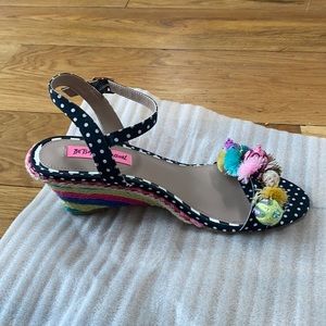 Sz 9 - brand new- Betsey Johnson Wedges